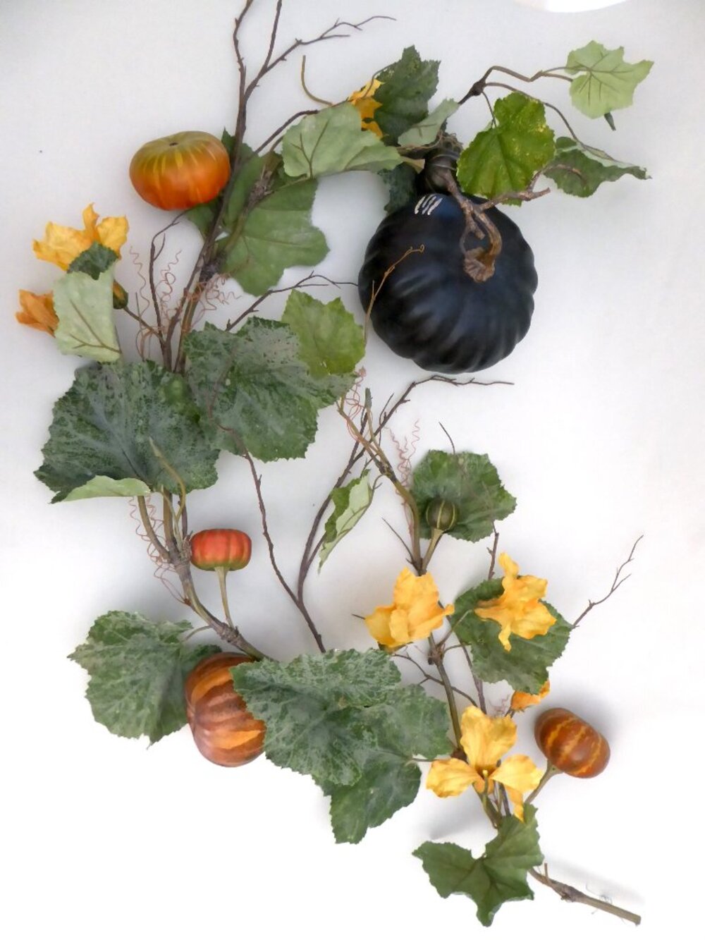 5’ REALISTIC FAUX PUMPKIN VINE FALL GARLAND CENTERPIECE MANTLE GREENERY LIKE NEW